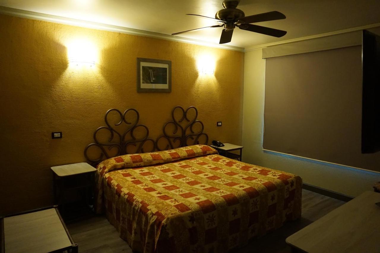 Hotel Plaza Crystal Xalapa Esterno foto
